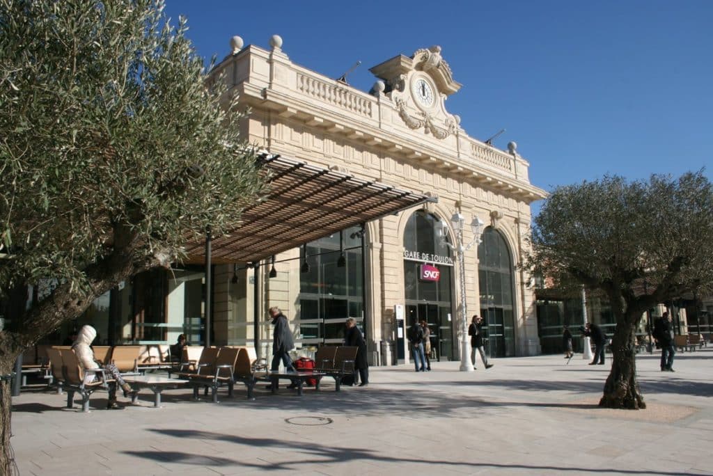 chauffeur privé vtc transfert gare sncf toulon