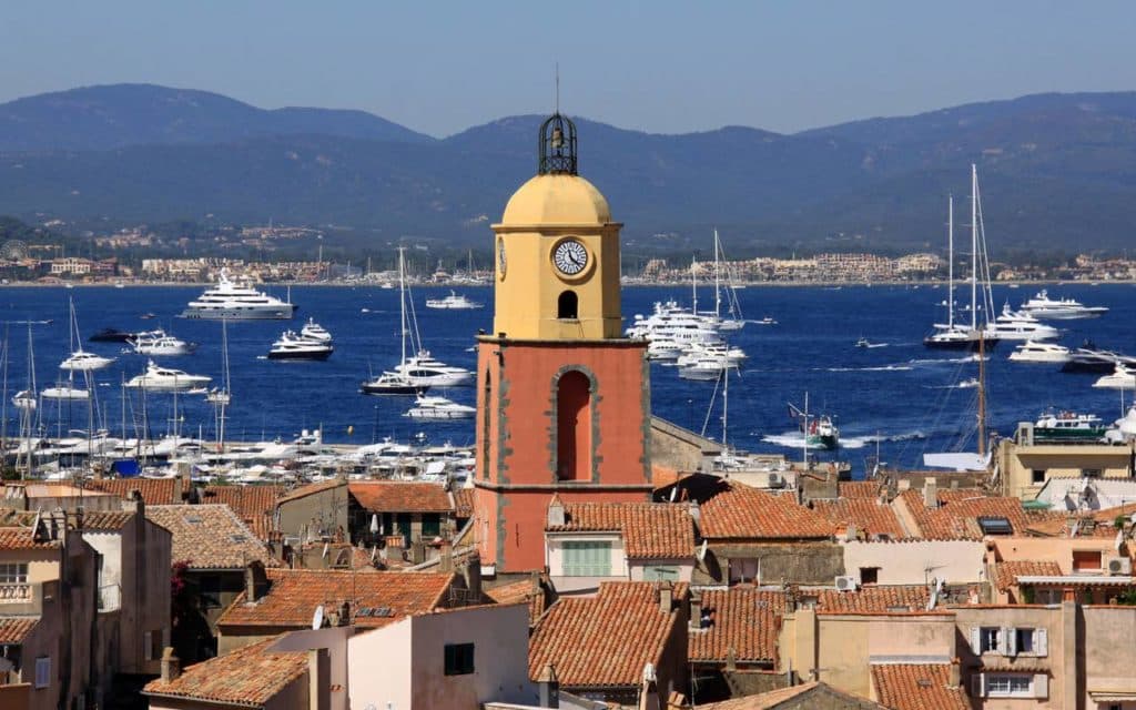 chauffeur privé VTC saint tropez taxi uber limousine service transfert
