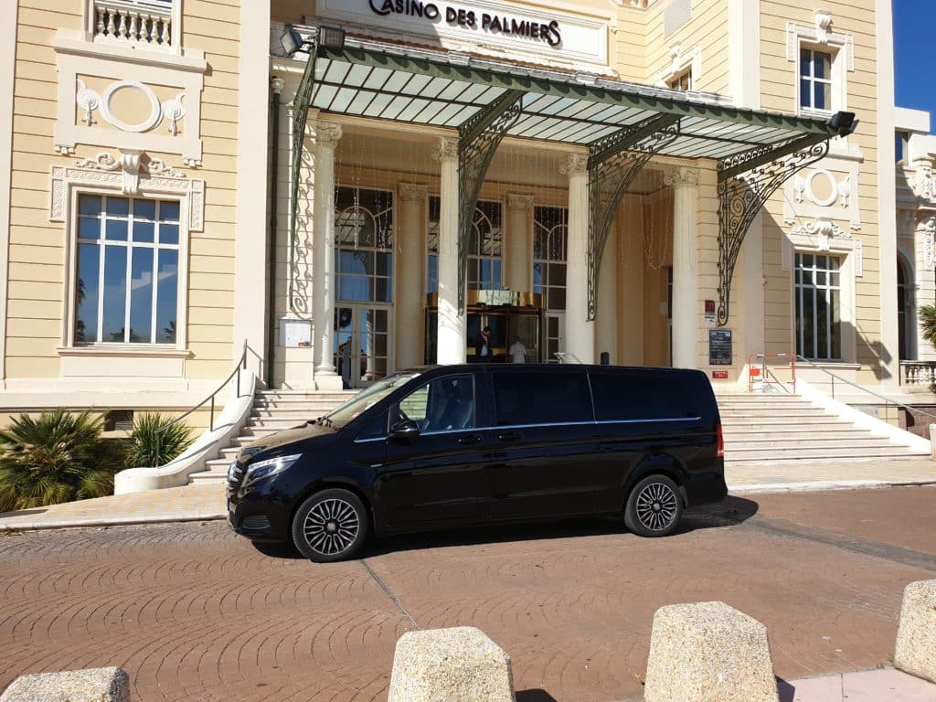 chauffeur privé vtc hyeres casino hyères transfert van berline mercedes