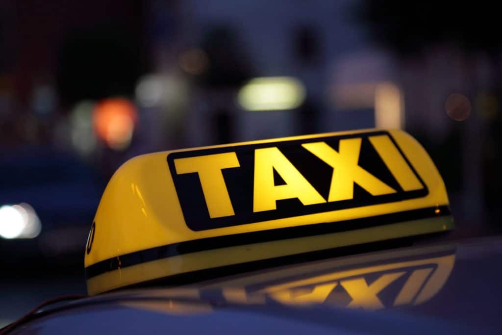 taxi taxis chauffeur vantages privés toulon hyères var