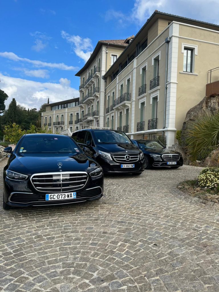 Faire appel à une société de chauffeurs privés pour séminaire assure un service professionnel et ponctuel