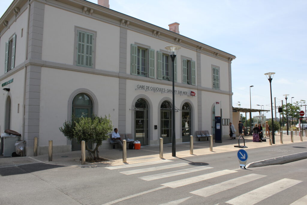 voiture de transport avec chauffeur privé vtc gare sncf ollioules sanary sur mer